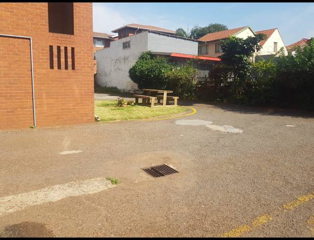 2 BEDROOM FLAT SOLD IN GLENWOOD